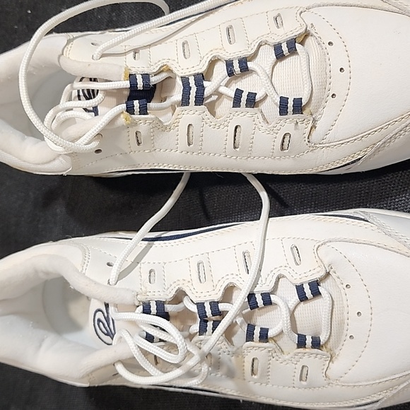 Easy Spirit Women's White Walk Run Sneakers.  9 - Picture 13 of 15